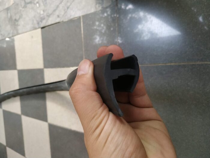 Gioăng cao su cửa thùng xe tải