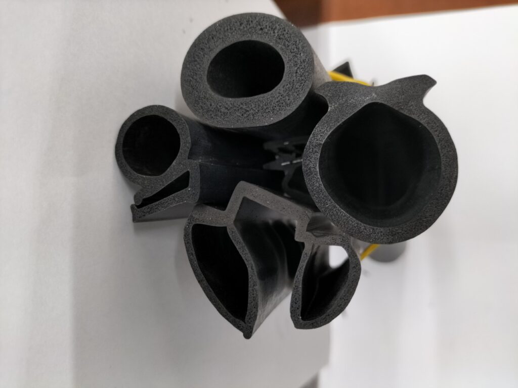 Ron cao su bọc kẽm cửa ô tô