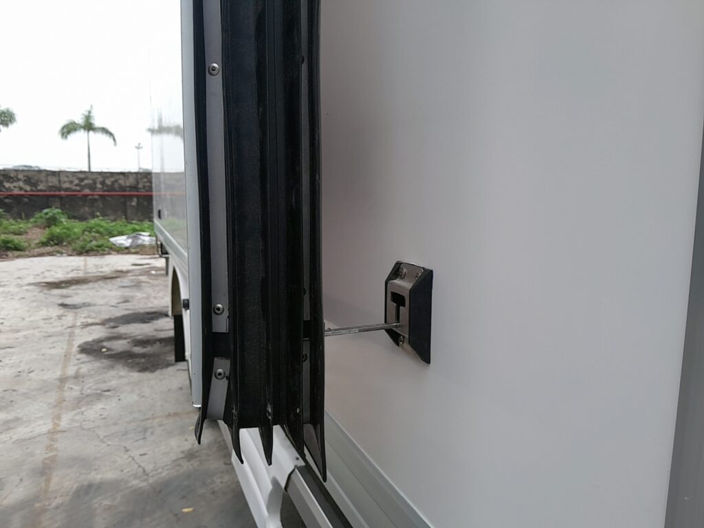 ron cửa thùng xe đông lạnh